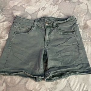 Green American Eagle shorts size 4